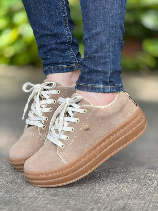 Tenis Casual Cora + Caja Beige