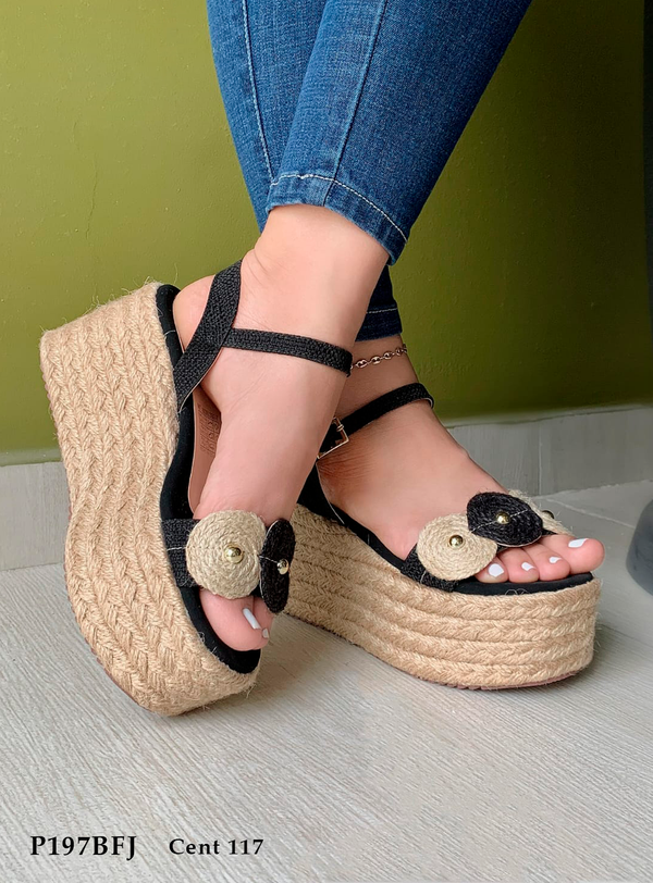 Calzado Femenino Beige y Negro